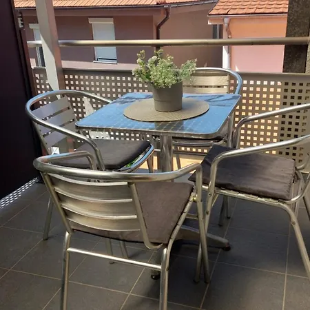 아파트 La Viva 소코 반자